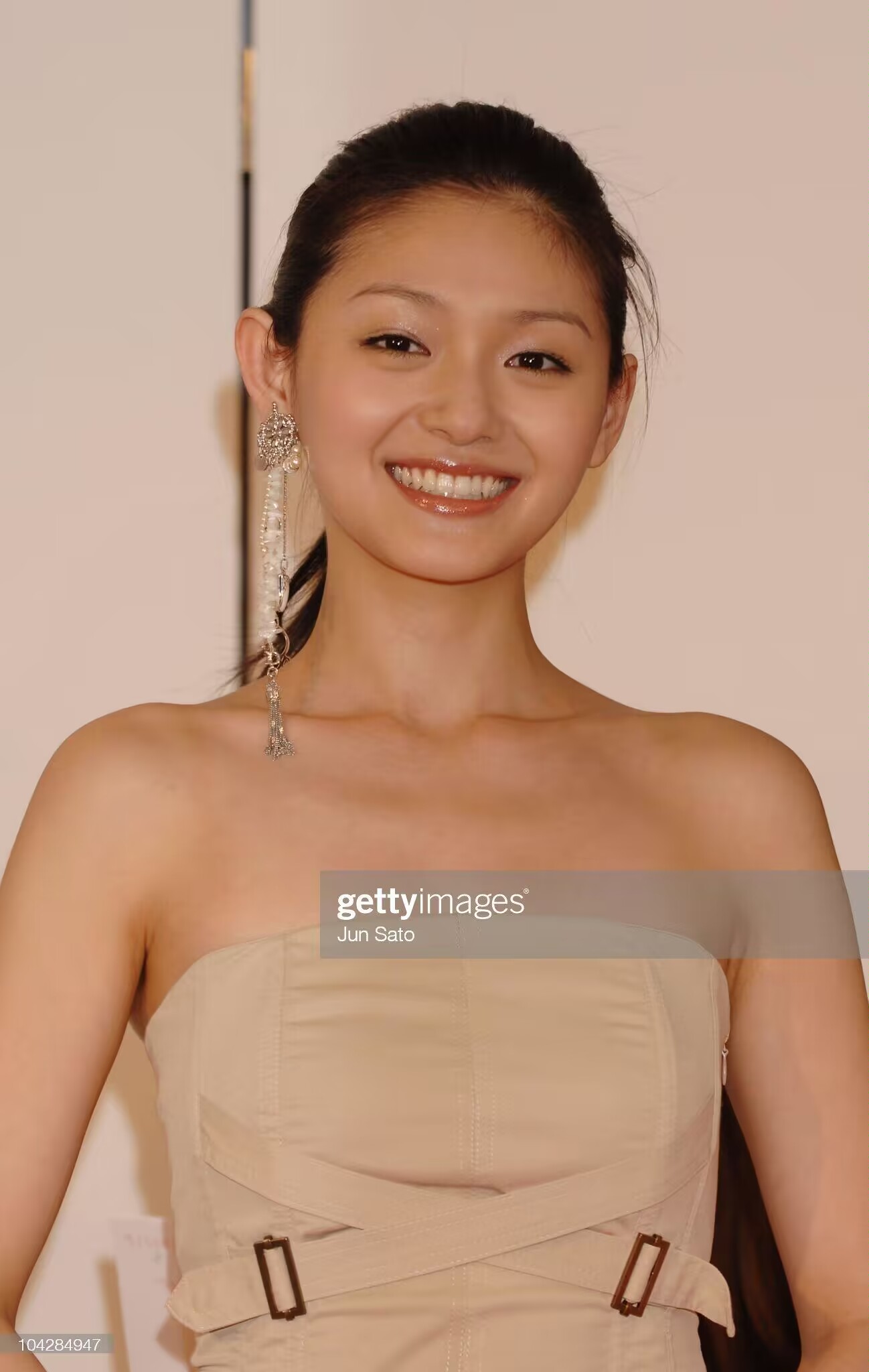 别再说小s女儿和大s像了!看了大s年轻时的照片,一点也不像