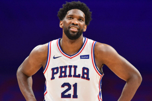 费城76人队的中锋乔尔·恩比德在接受采访时表达自己对嘲笑和诋毁
