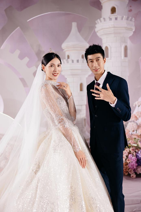 "体坛双冠夫妻 "赵帅&郑姝音婚礼全套dr钻戒,浪漫至极