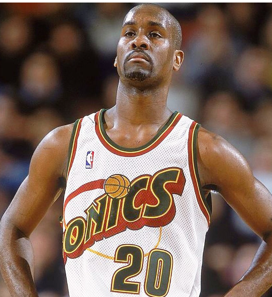 佩顿看篮球:奥尼尔对科比韦德影响显著,詹姆斯团队协作关键