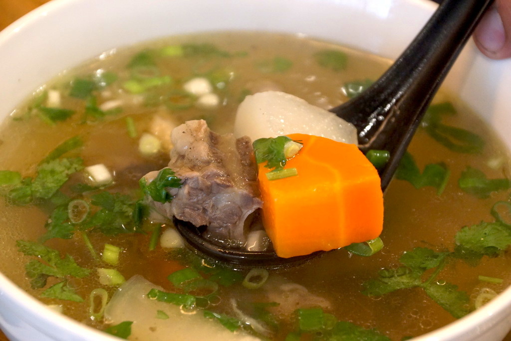 西藏的酒席都有什么独特的美味?招待客人会拿出最高礼仪