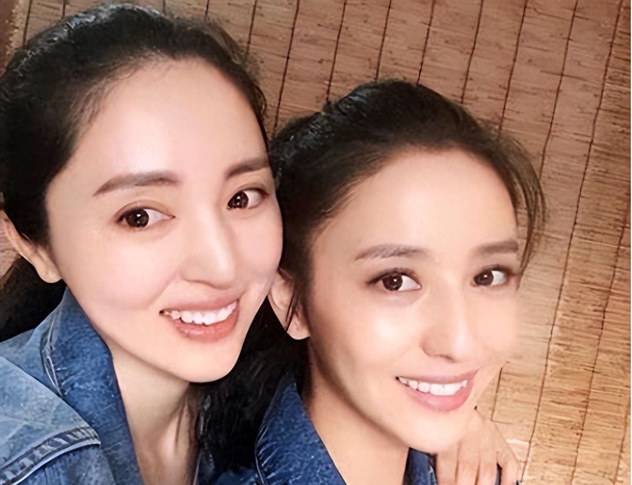 董璇和佟丽娅同框,一个写满沧桑一个年青依旧!网友:根本不像了