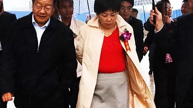 纪实:"巨贪"张双娥:小官巨贪,京沪有36套房产,终自食其果