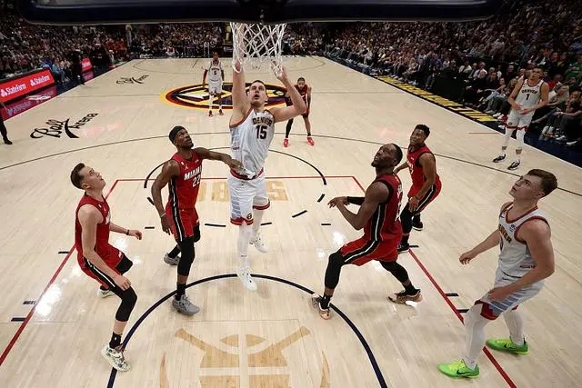 nba丹佛掘金队老板:75岁身家920亿元,还掌控着英超阿森纳队