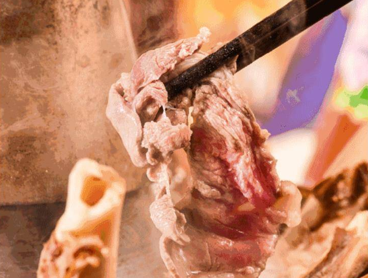 回顾基隆人肉火锅案:老板杀顾客做成涮肉火锅,食客狼吞虎咽吃光