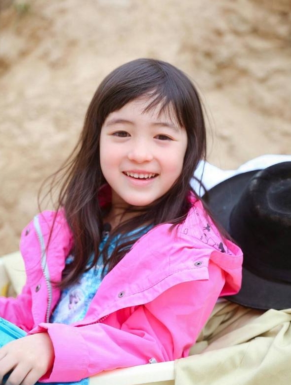 黄嘉千方回应夏克立:隐匿2亿财产不是事实,粉丝心疼女儿夏天