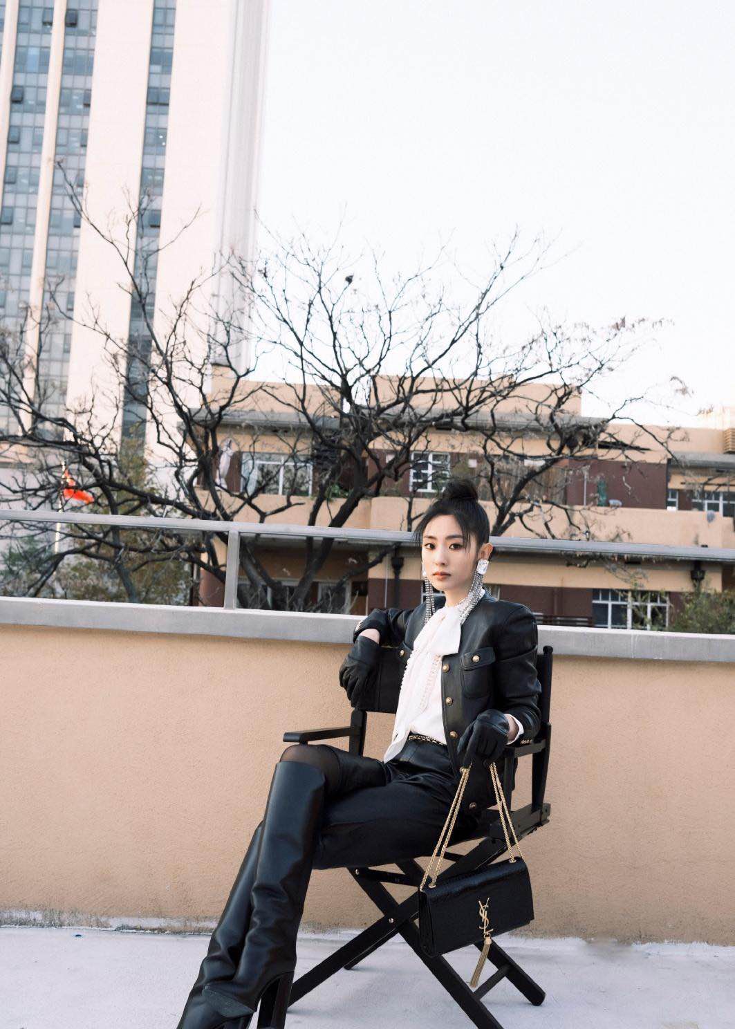 小个子快来跟邢菲学穿搭!丝袜,长靴都上身,显瘦还显高