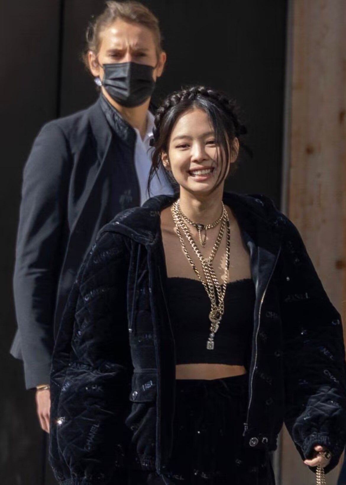 韩媒太"勇"了,jennie的生图不p就放出来,也不怕掉粉