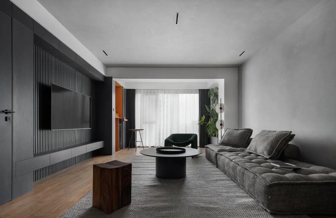 黑白灰只能是性冷淡风?140㎡三代人的家,一样可以有温度