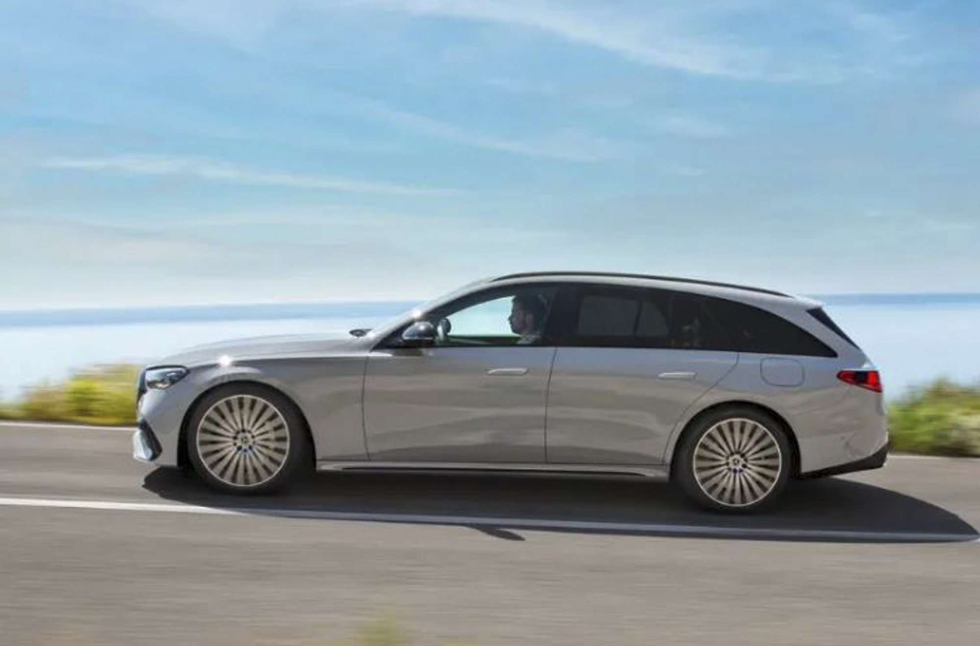 瓦罐粉迎春天,奔驰e级旅行版太优雅了!