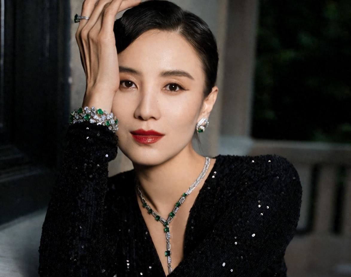 北京时间11月8日下午娱乐圈却突传艺人宋佳最新消息