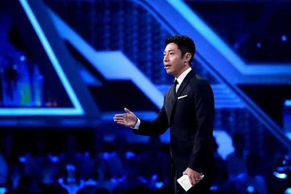 撒贝宁精彩"忽悠"张蕾,天真的反应让笑声四溢