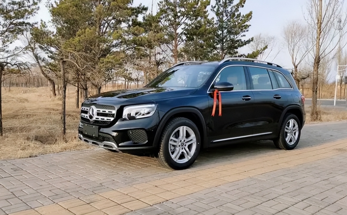 奔驰豪华大7座suv!价格直降9万,21万起,9月销量破10136台