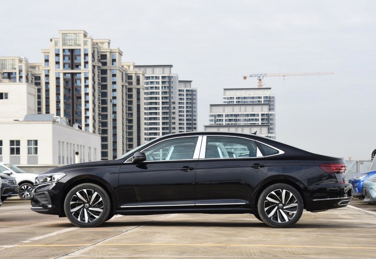 2024款帕萨特380tsi精英版比330tsi精英版仅贵了3000元,怎么选?