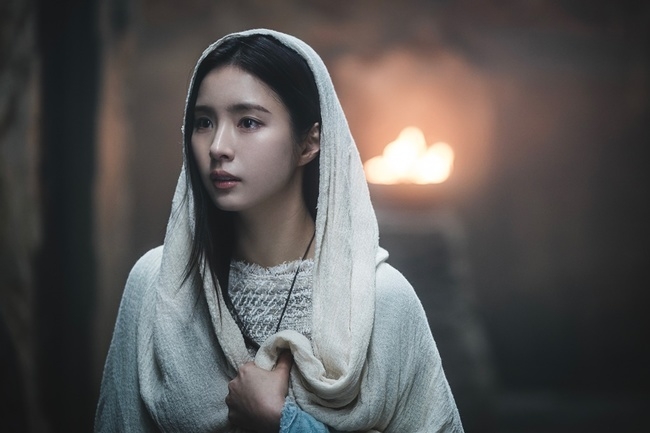 《阿斯达年代记2》情侣画报!李准基嫉妒曹政奭和申世景拍爱情剧