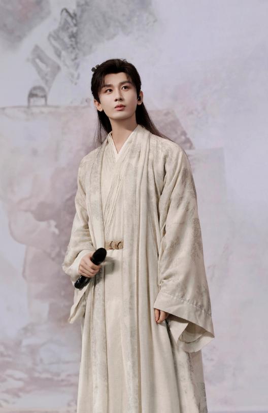 成毅,虞书欣迎来合作,王星越,乔欣惊喜加盟,《半城风月》启动