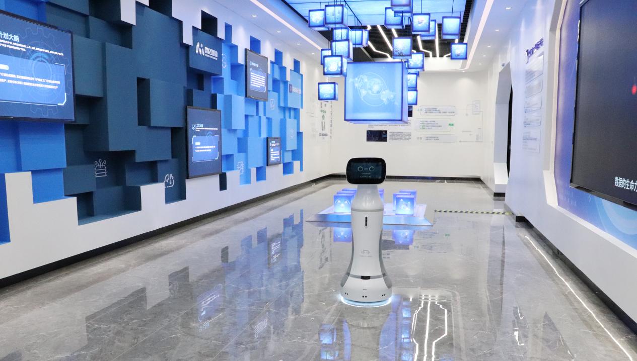 智慧酒店未来已来,智能机器人强势来袭