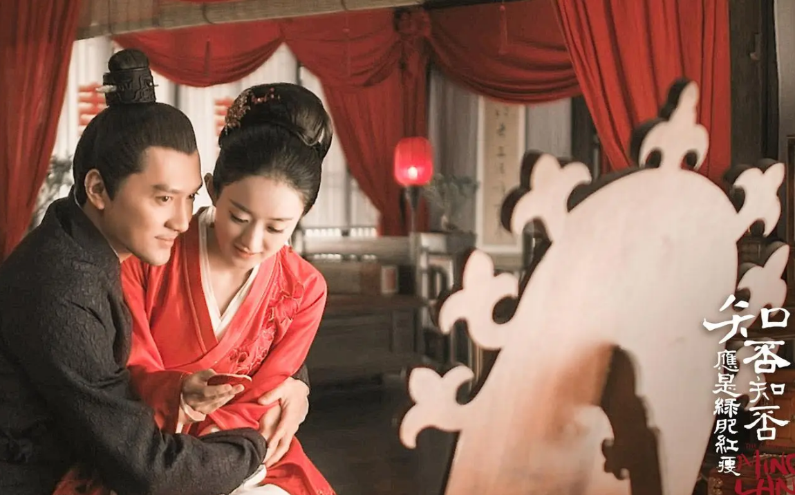 赵丽颖官宣喜讯!曝冯绍峰主动求复合,探班横店被拍好甜蜜