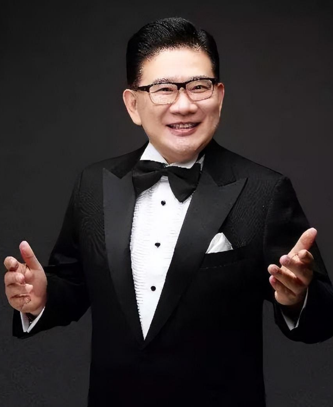 从"上海第一主持人"沦为全网笑柄,曹可凡终于走到这一步