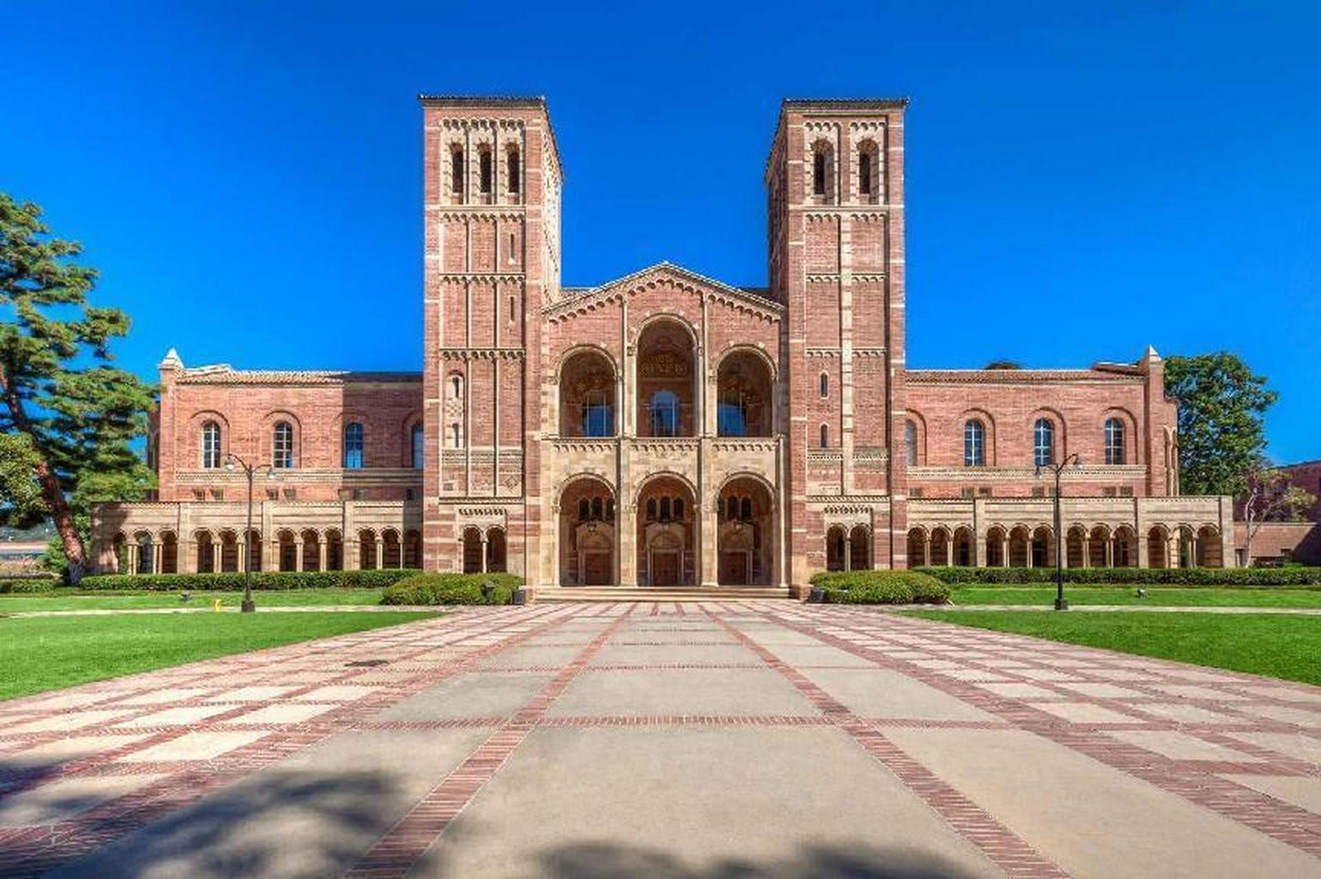 ucla夏校项目为高中生提供官方学术预科课程,提供丰富多样的学术课程