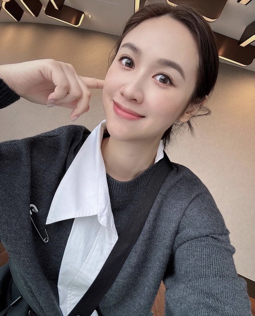 吴姗儒7个月身孕,身材还是相当苗条,网友直呼:我比她更像孕妇