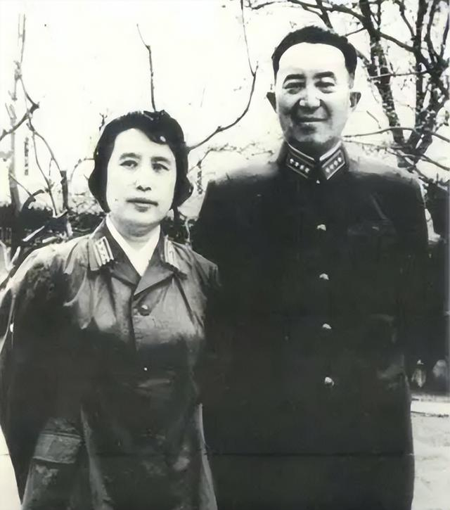 郝治平:今年100岁仍健在的开国大将夫人,八个子女都是国家栋梁
