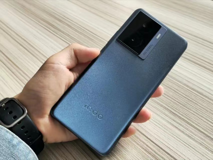 120w闪充跌至1279元,这性价比超小米了