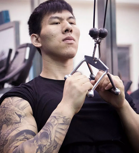 中国野球第一人张鸿林:人送外号"铁牛",不打cba照样年入百万