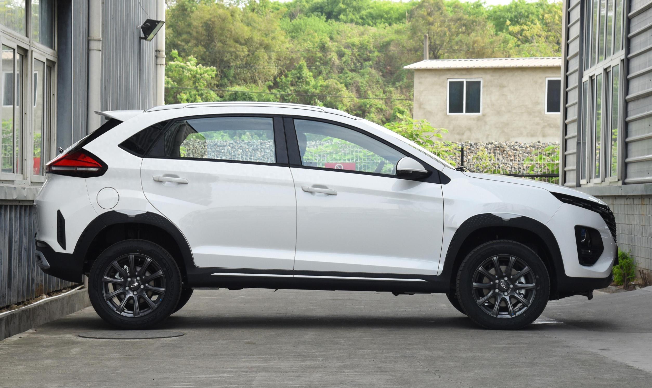 瑞虎3x新增车型上市,售价6.69万元,1.5l发动机,自动挡小型suv