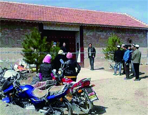 回顾 麻永东走下法庭 含泪与母亲告别后被押法场 行刑前表情镇定