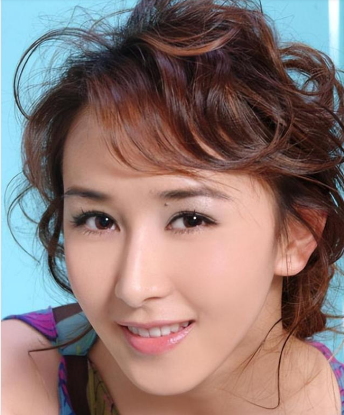 演员胡静:为爱远嫁马来西亚,结婚生子10余年,始终没有改国籍