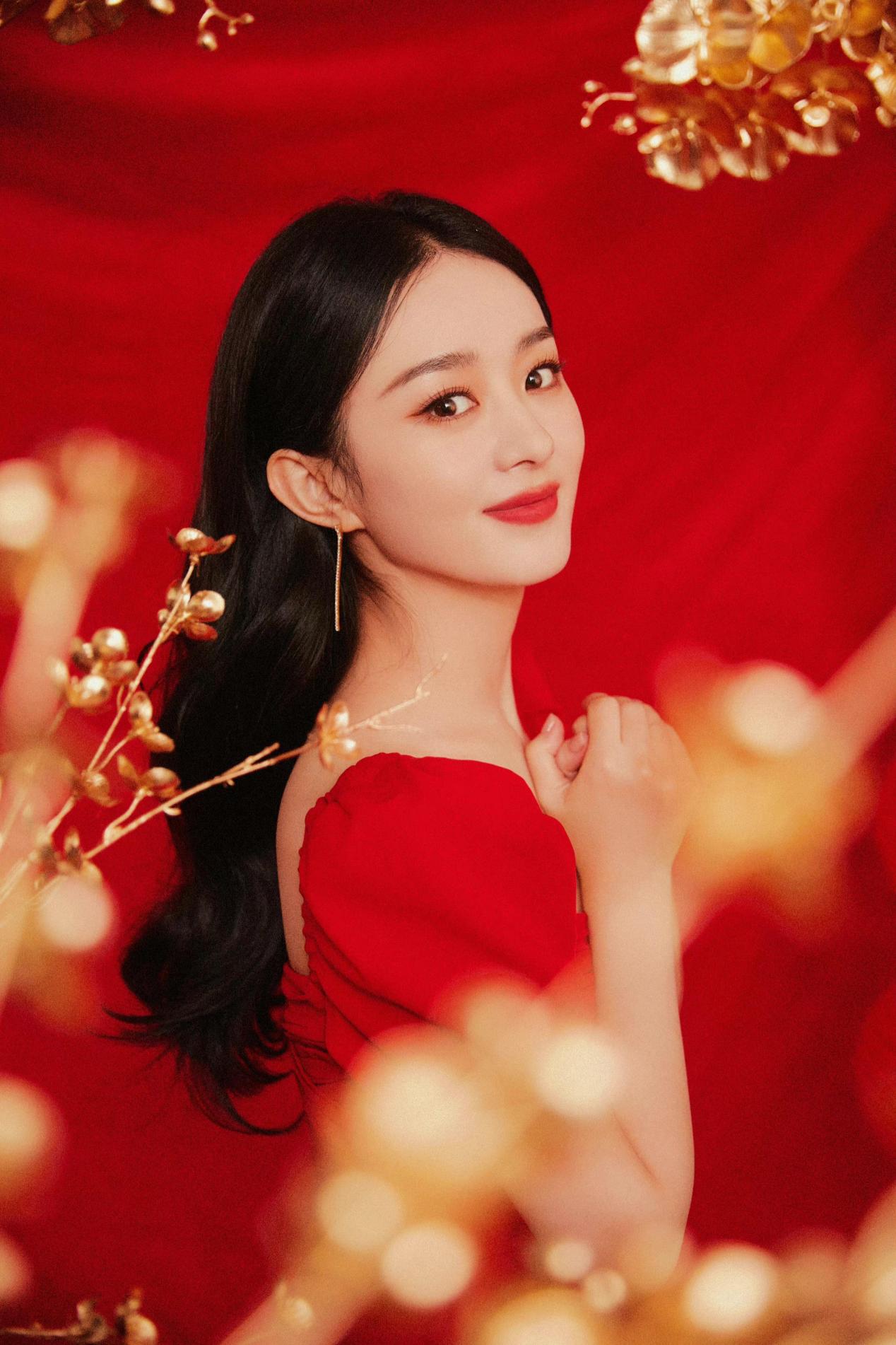 盘点女明星新年造型,张婧仪,彭小苒,赵丽颖,李沁谁赢了?