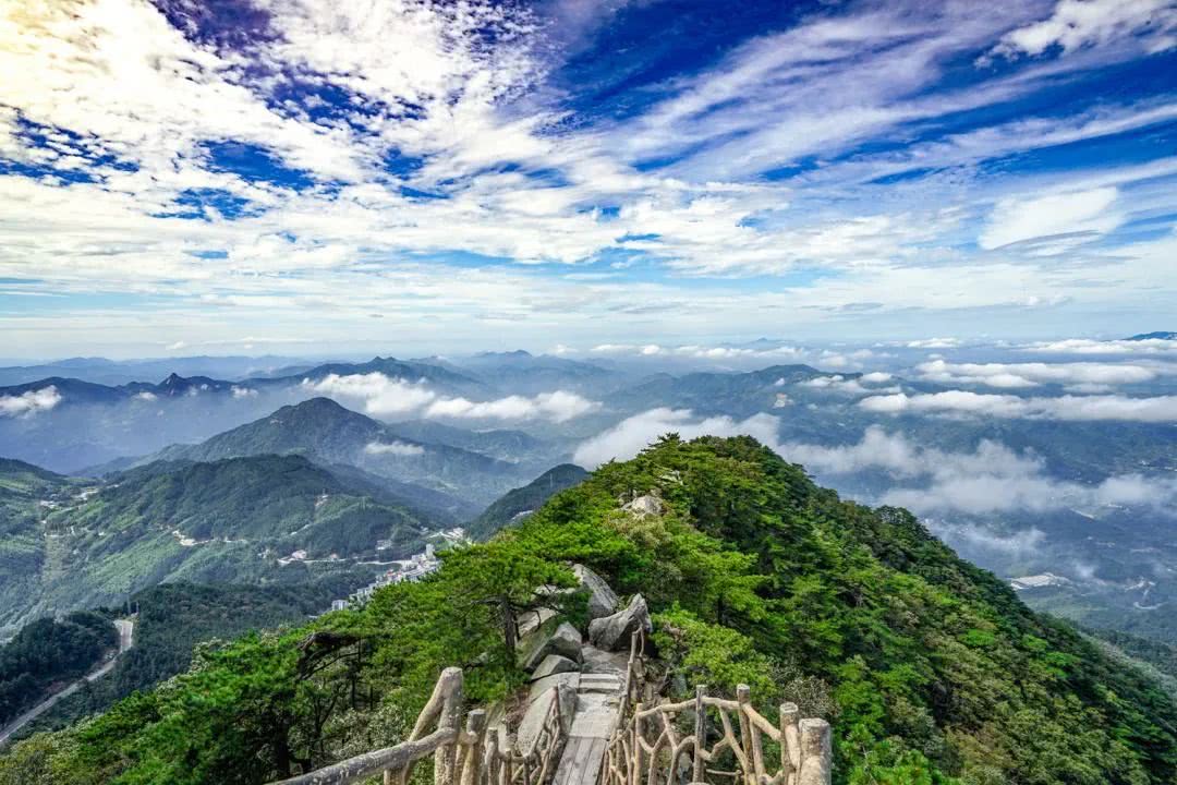 三省交界的大别山,海拔1777米美如画境,很多人却望而却步!