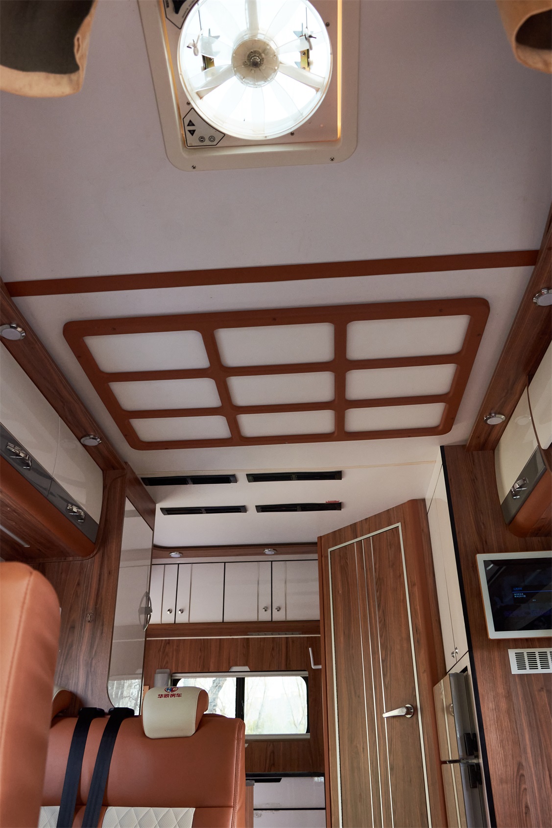 天之德房车旅行为何逐渐成为年轻人的一种新生活方式