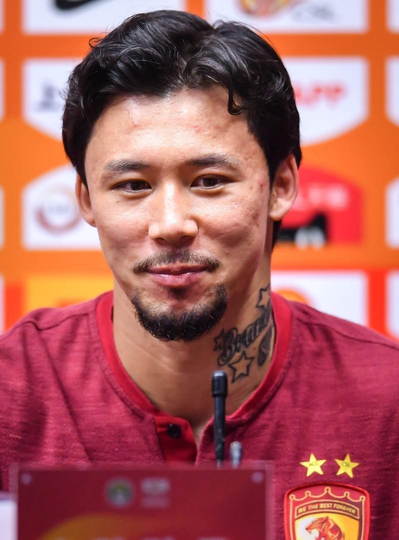 韩国男足落地深圳发生意外!扬科维奇提3大要求,张琳芃又闯祸