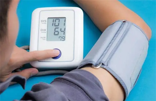 高压140,低压95,是高血压吗?低压偏高说明什么?医生给出答案