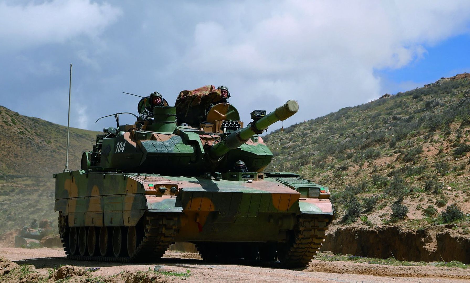 为了应对解放军的15式轻坦,印度陆军被迫选择了一条下策