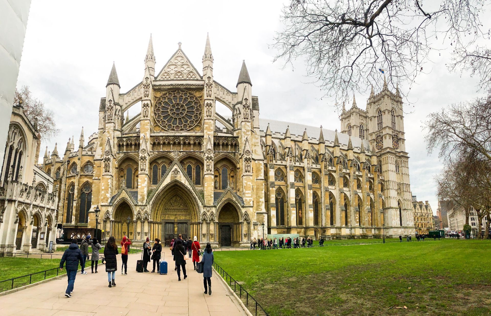 阅江楼,威斯敏斯特大教堂,阿茹达宫,世界岛,它们分别坐落在哪