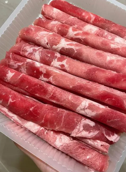 买肥牛卷,不管什么牌子,不论多少钱,看到"这样的",都是假的