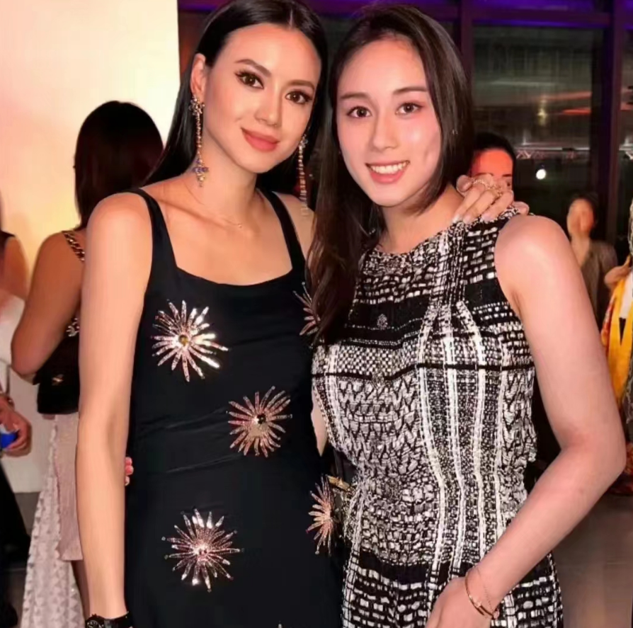 何超欣庆24岁生日:奚梦瑶晒合照庆贺,与林恬儿搂抱合照心情佳