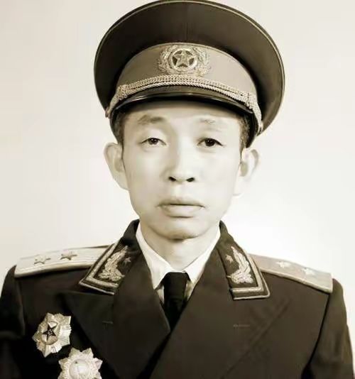 粟裕以退为进放弃开封,王必成指挥6纵,活捉中将司令区寿年