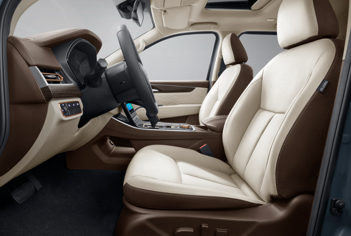 郑州日产帕拉丁上市,内饰性能都出乎意料,售价更是预想不到