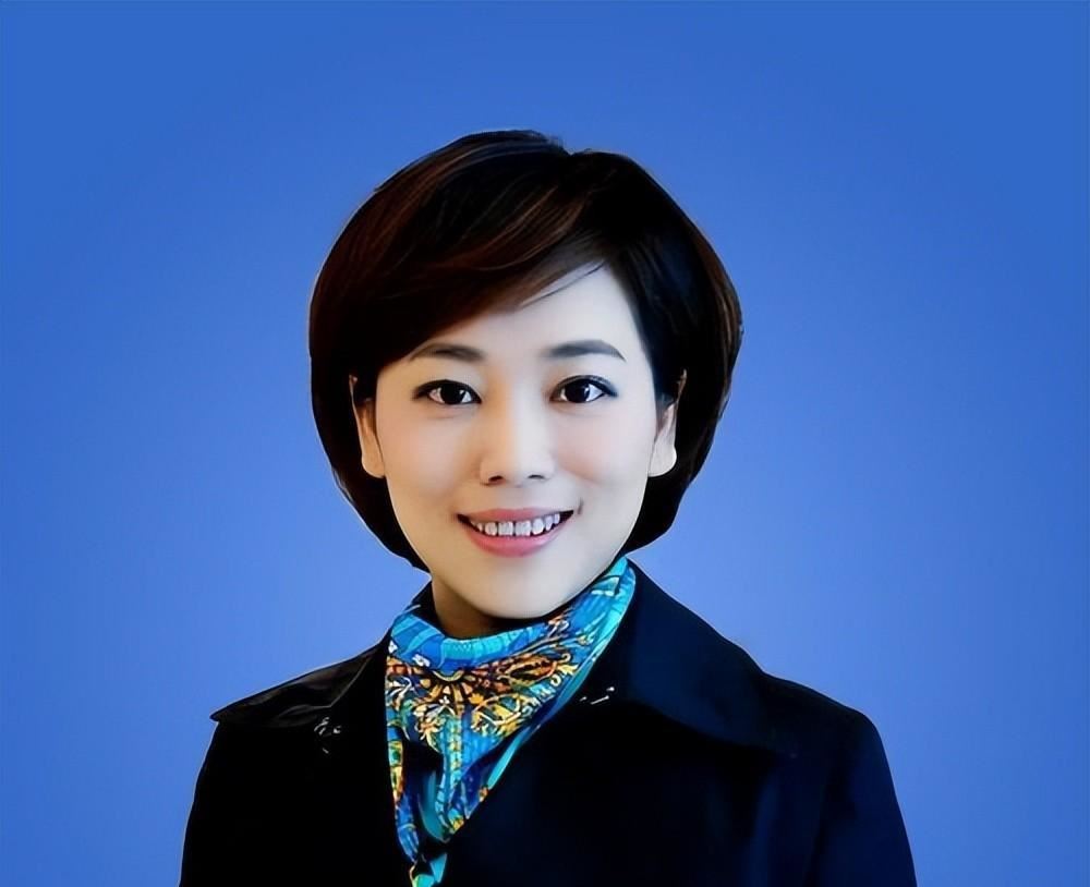 央视著名主持人劳春燕:和老公分家17年,怀孕7个月仍要上班