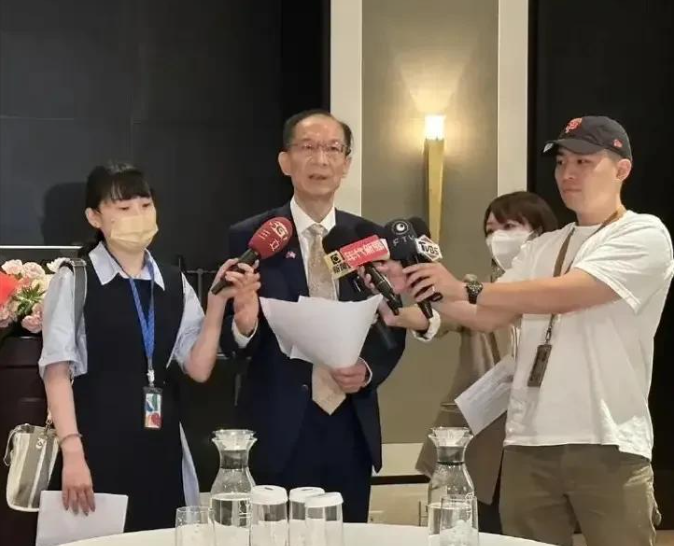 6月19日新消息,台湾最新民调出炉,情况不妙,柯文哲冲到第一