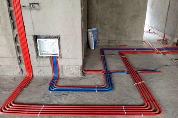 水电布线,老公坚持不肯地面开槽走线,电工直呼:遇到内行人了