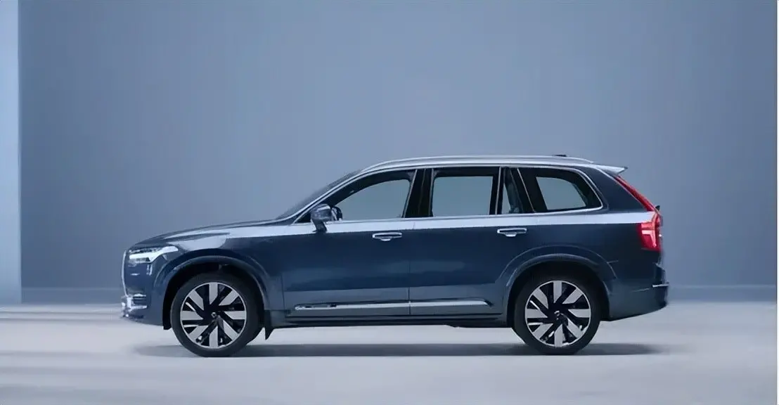 新款沃尔沃xc90 t8上市,售价89.49万,配置升级,百公里加速更快