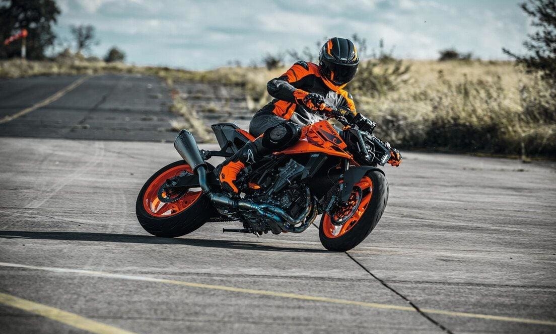 新车 - 售价约合9.12万元,双缸123马力,全新ktm