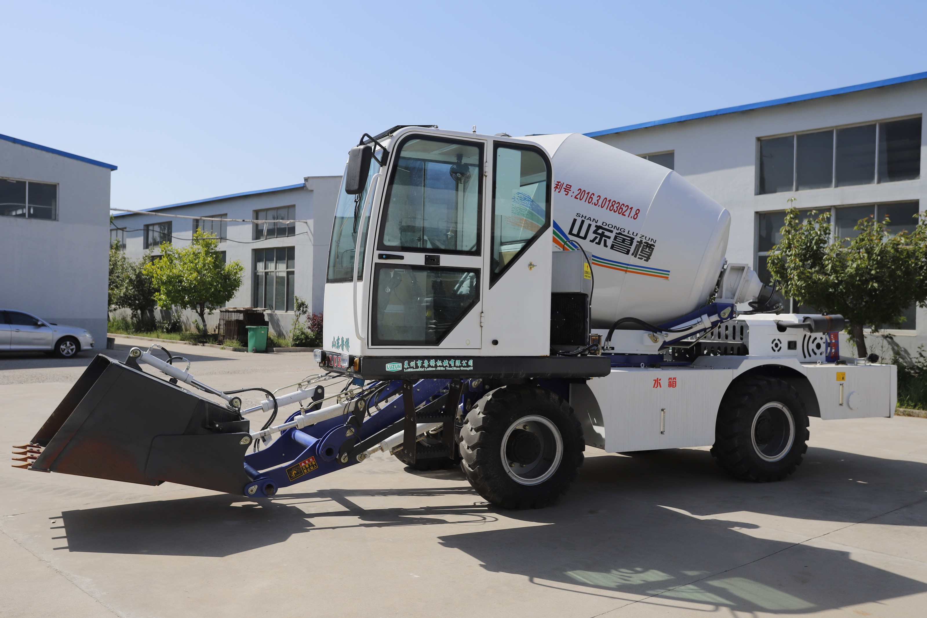 自走式搅拌车在修路中的优势