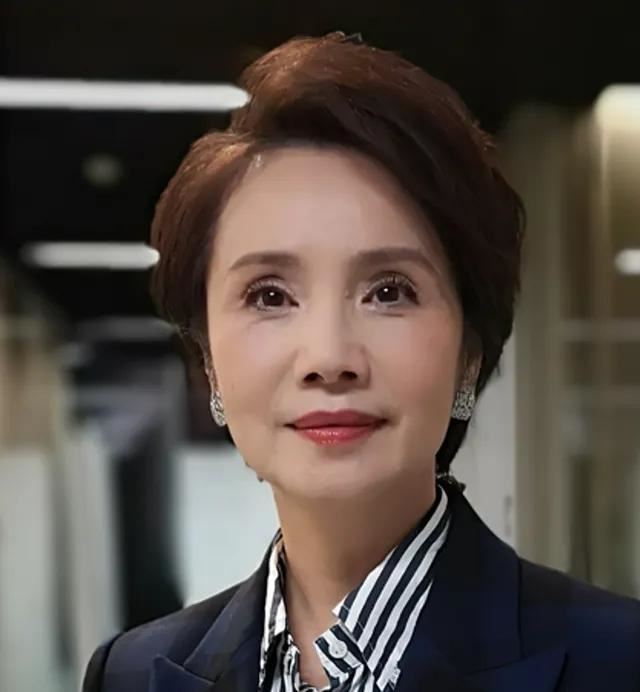 徐俐:二婚带着儿子嫁名门,如今她生活还好吗?