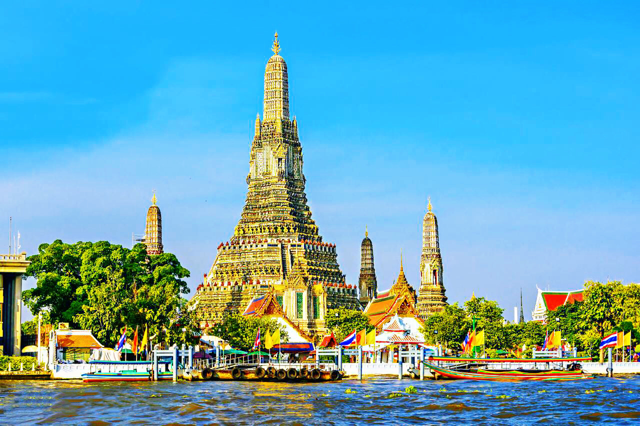 泰国佛塔:建筑美和禅意美的结合